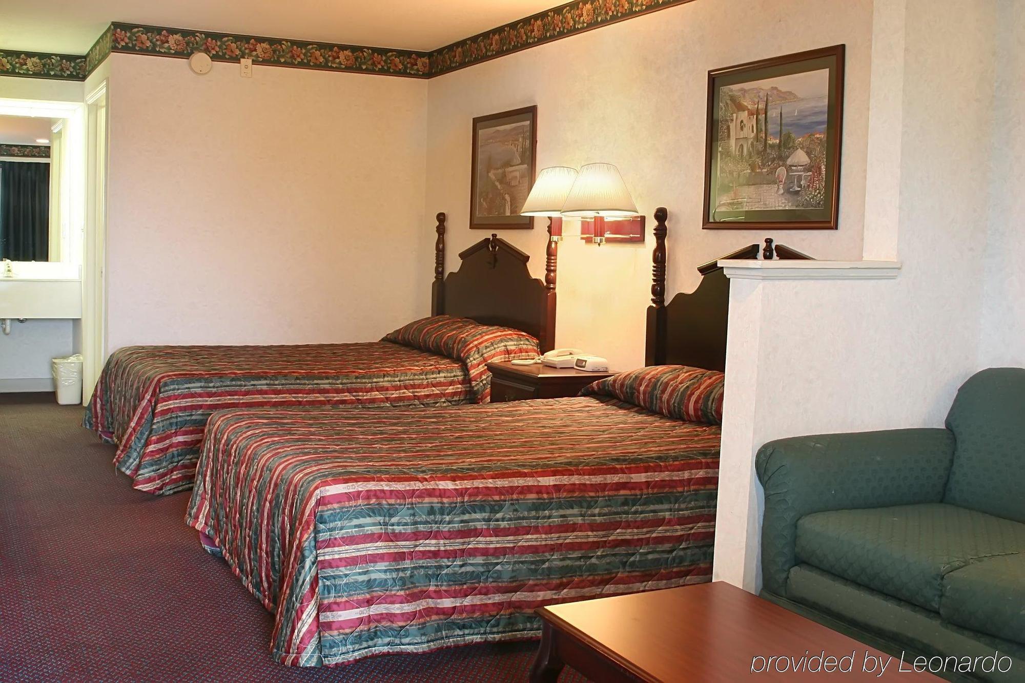 Econo Lodge - Prattville Room photo